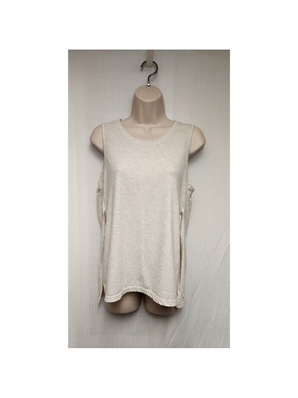 Nike & Fabletics Women's Signal Muscle Athletic/Athleisure Tank Top Size M - Picture 7 of 12
